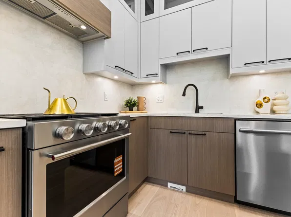 1045 Quadling Ave #104, Coquitlam, BC V3K 2B1