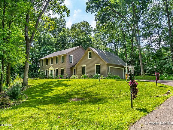 2nd image of 3756 Oakbluff Dr SE