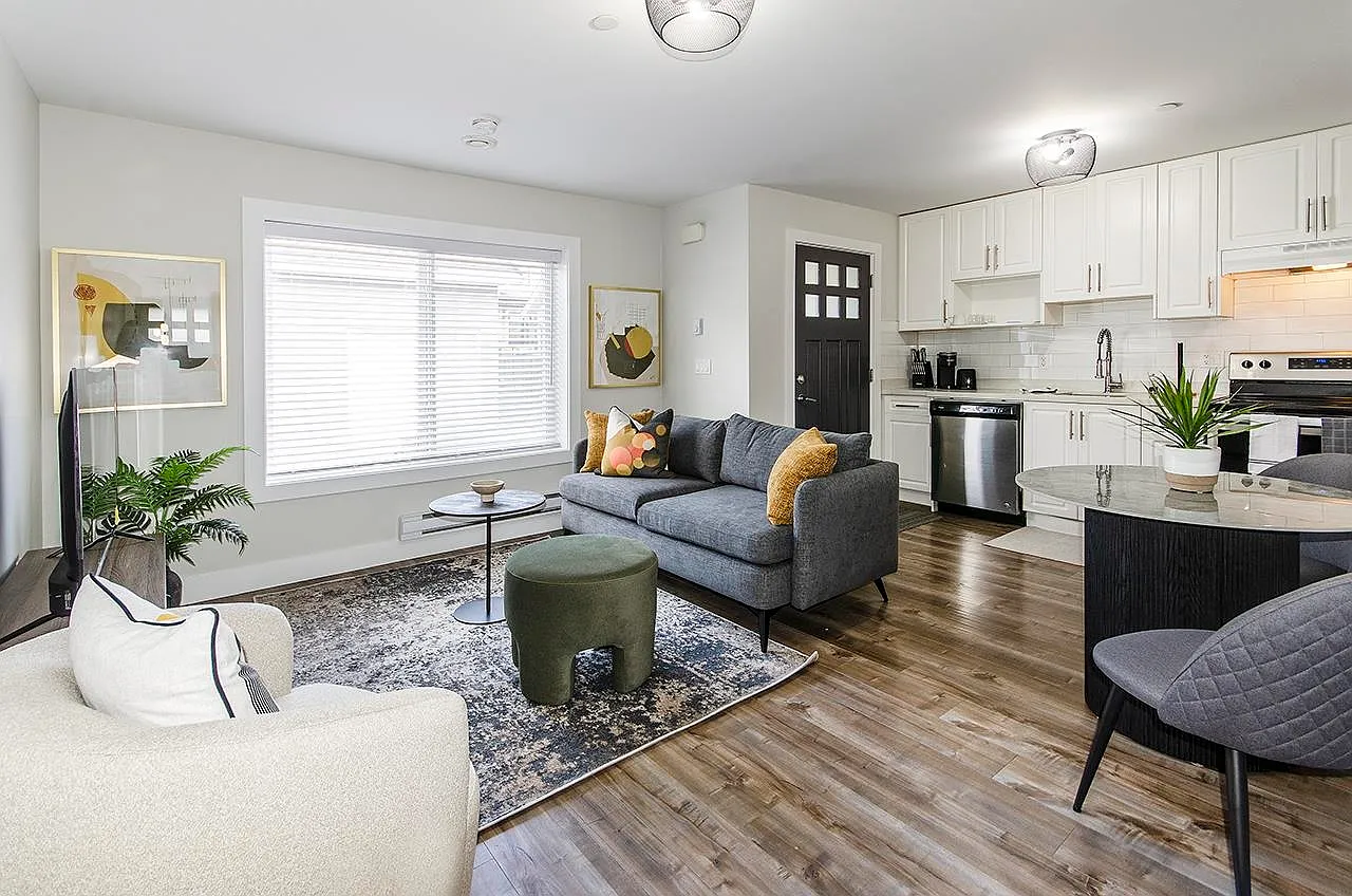 1 bed, 900 sqft, $2,500 — Photo 1