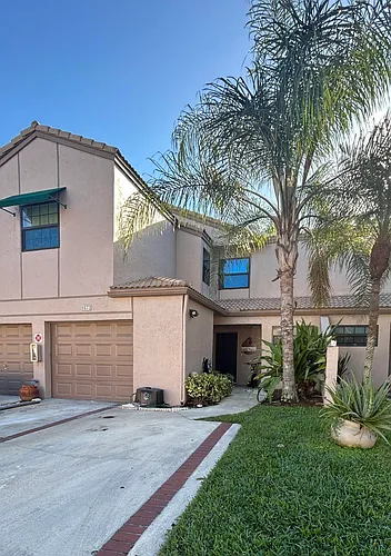 1672 Cypress Pointe Dr #1A Photo 1