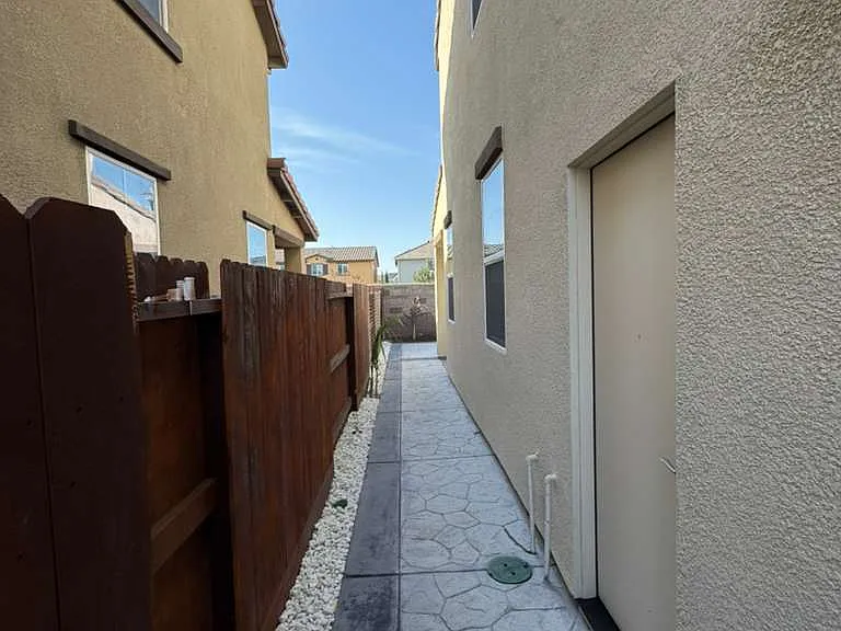 15937 Mavericks Ln — Photo 27