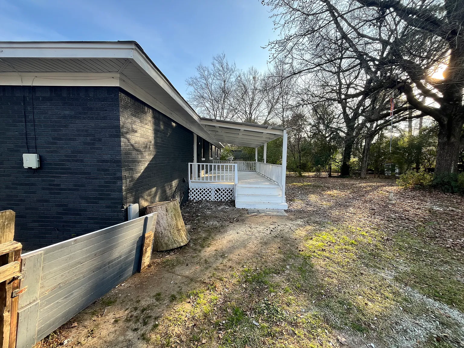 414 Colonial Cir — Photo 4