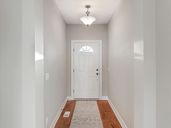 5th image of 11913 S 212th St