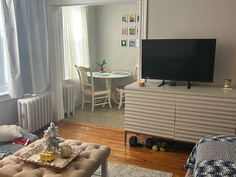 240 Kelton St #18 — Photo 4
