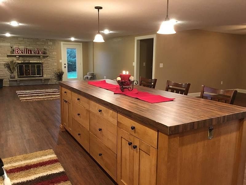 Remodeled Main floor : Open Floor Plan