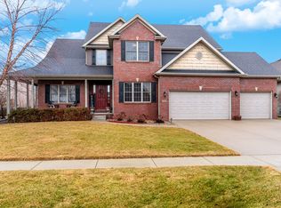 2904 Hubbard Dr, Bloomington, IL 61704