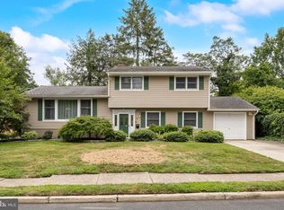 9 Barnett Rd, Lawrence Township, NJ 08648