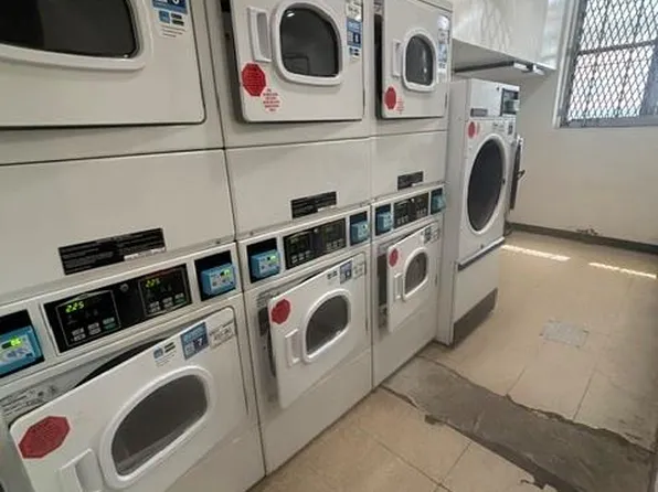 152-72 Melbourne Avenue image 16 of 17