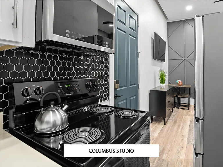 Ybor Luxe Apartments — Photo 20