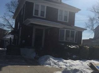 13927 247th St #2, Rosedale, NY 11422