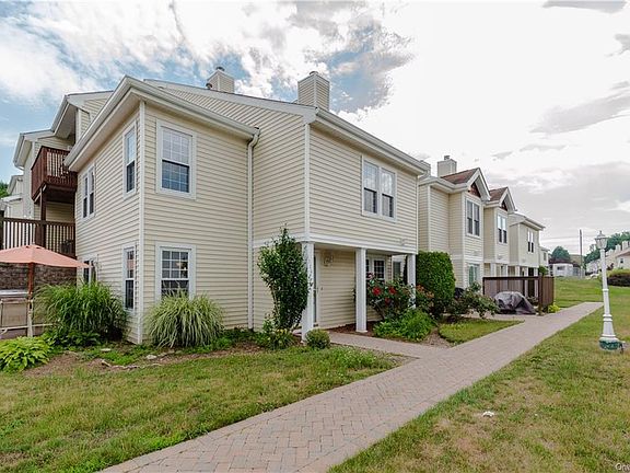 2nd image of 1704 Whispering Hills Dr