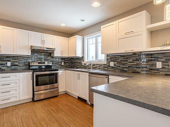 3rd image of 104 Houle Dr