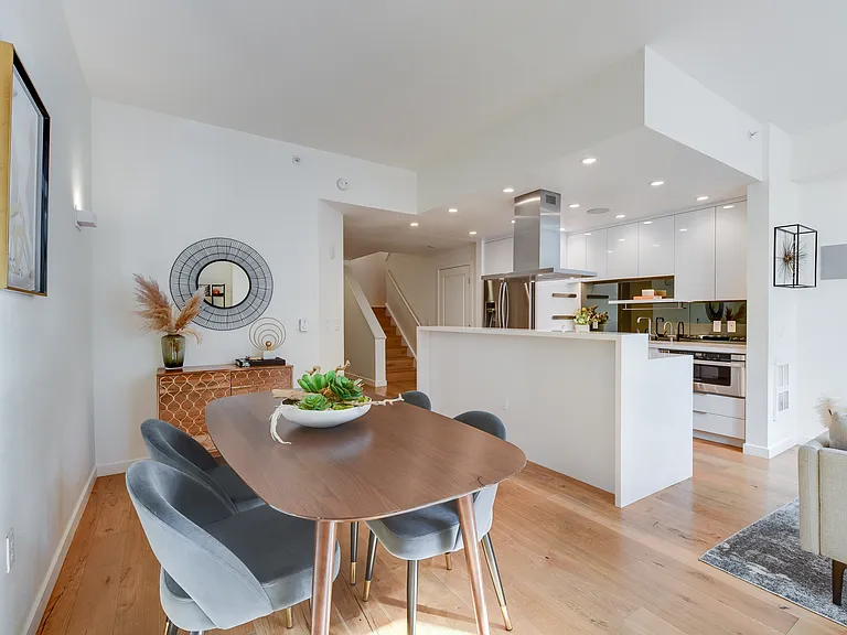 88 King St #110 — Photo 10