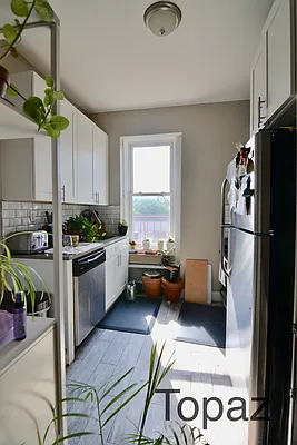 Rented by Rental Solutions Inc | media 6