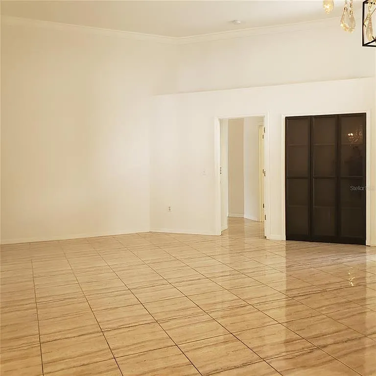 4 bed, 3.0 bath, 2876 sqft, $3,695 — Photo 4