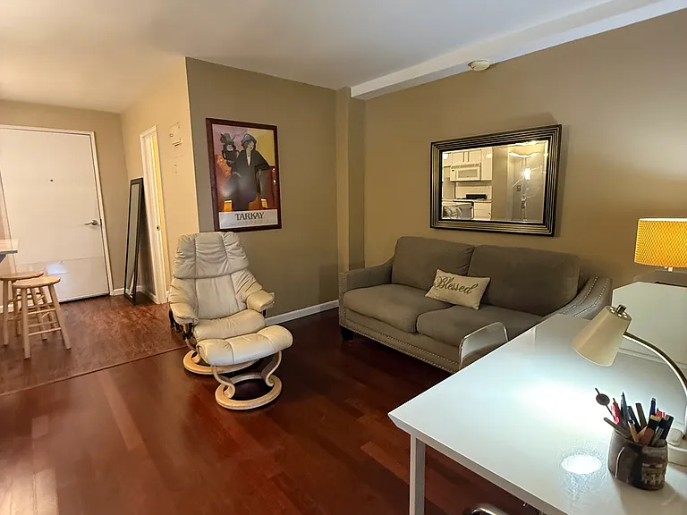 700 Summer St #6G — Photo 2