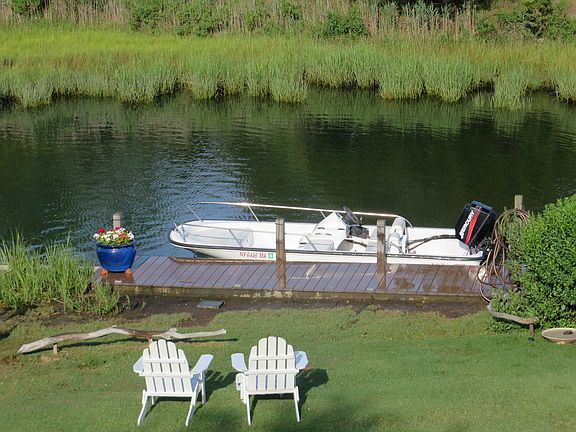 Dock and bulkhead