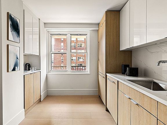 3rd image of 175 W 95th St APT 7B