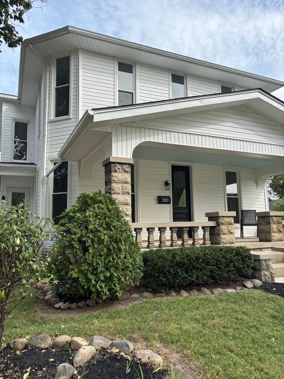 300 S Barron St - Property Image
