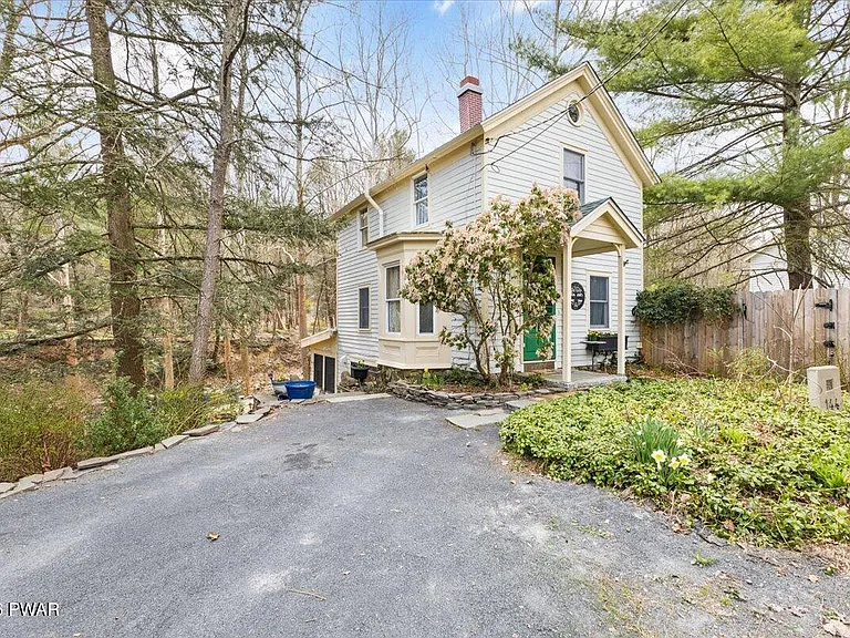 144 Sawkill Ave — Photo 5