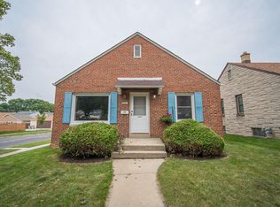 2802 S 47th St, Milwaukee, WI 53219