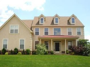 346 Palmetto Dr, Easton, PA 18045