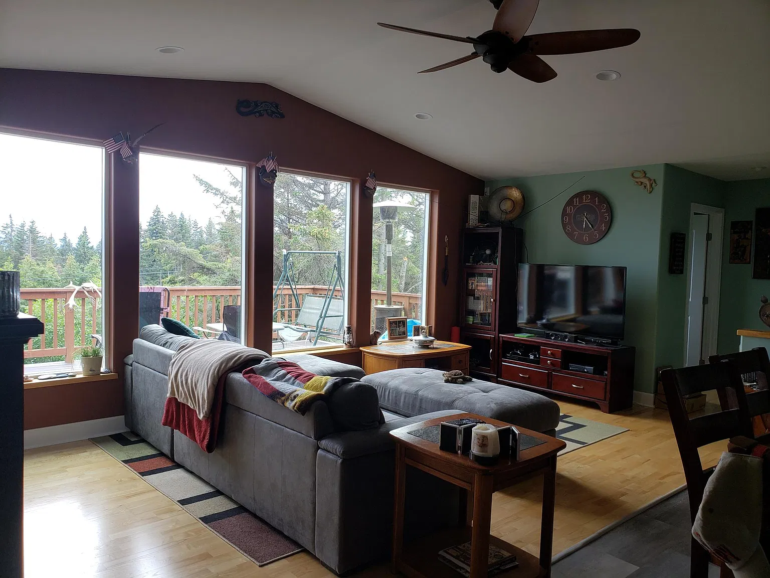 4 bed, 2.5 bath, 1704 sqft, $2,450 — Photo 3