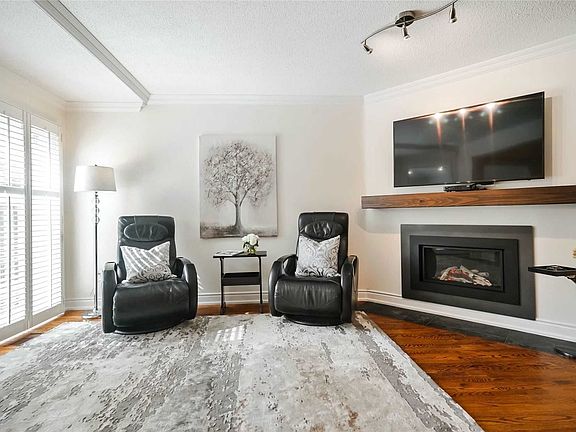 4th image of 1256 Cottonwood Cres