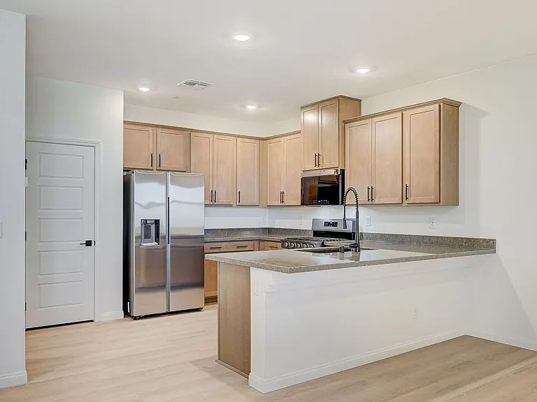 7681 N Jones Blvd — Photo 7