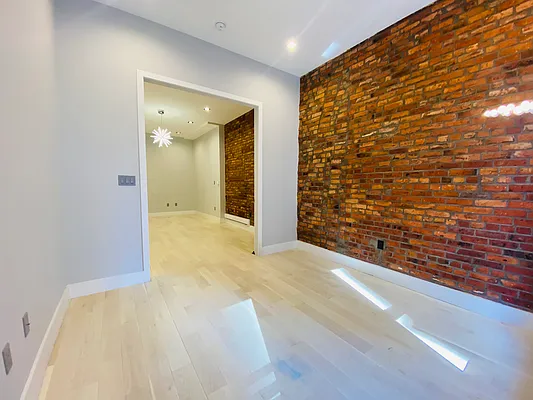 Rented by Aventana | media 14