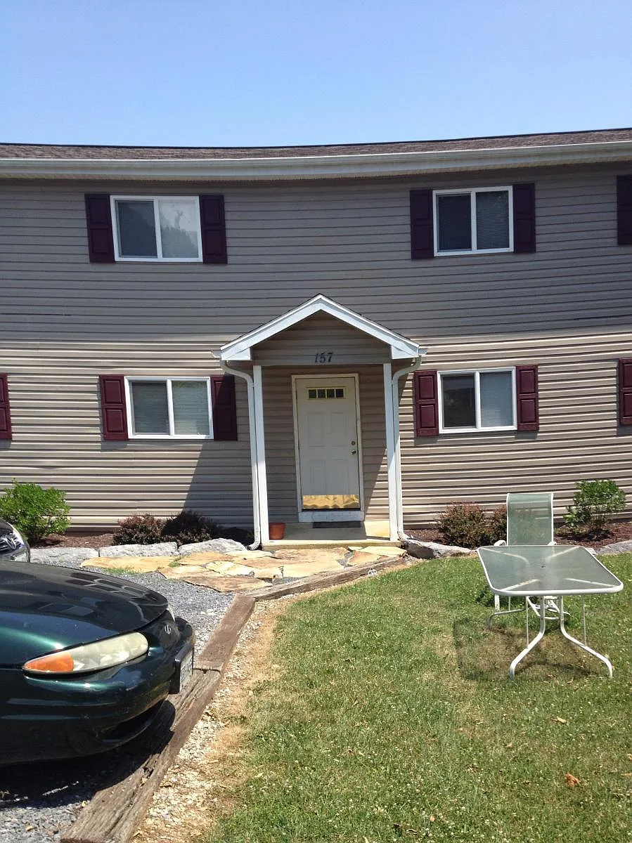 Photo 1 of 6 - 157 Holly Hill St - Broadway, VA FRONT OF BUILDING - 157 Holly Hill St