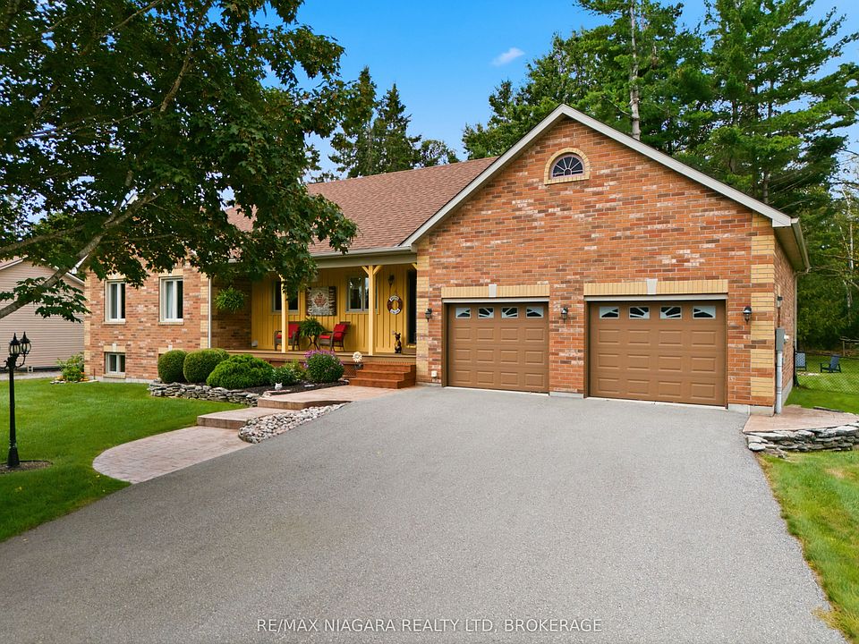 1st image of 115 Pinewood Blvd