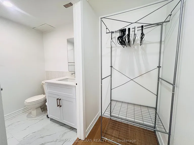 25607 Woodbine Ave — Photo 8