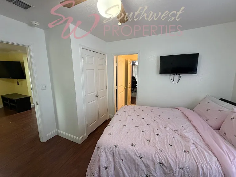 979 W Pecan St — Photo 12