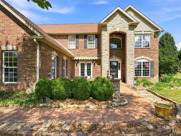 5025 Edinburg Ct, Columbia, IL 62236