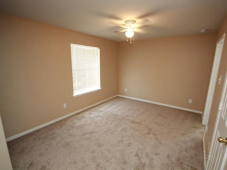 6418 Mountain Pines Ln — Photo 10
