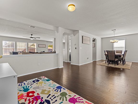2nd image of 426 WALNUT CRST