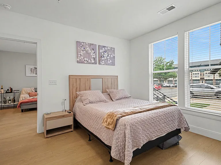 3000 South Blvd #105 — Photo 10