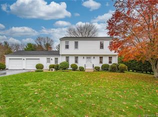 38 Wadsworth St, Glastonbury, CT 06033