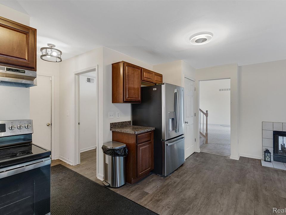 750 Clairpointe Woods Dr, photo 11