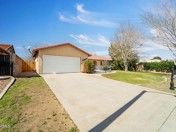 2nd image of 42865 Normandy Ln