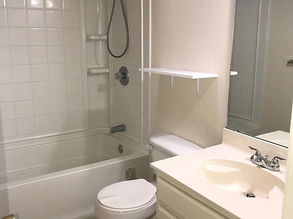 4th image of 7417 Sandywoods Ct