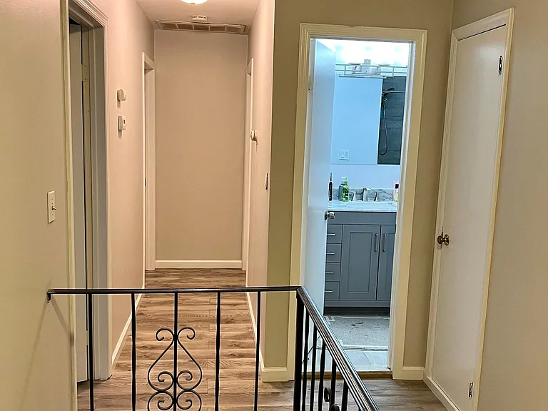 1 Fitzsimmons Ave — Photo 4