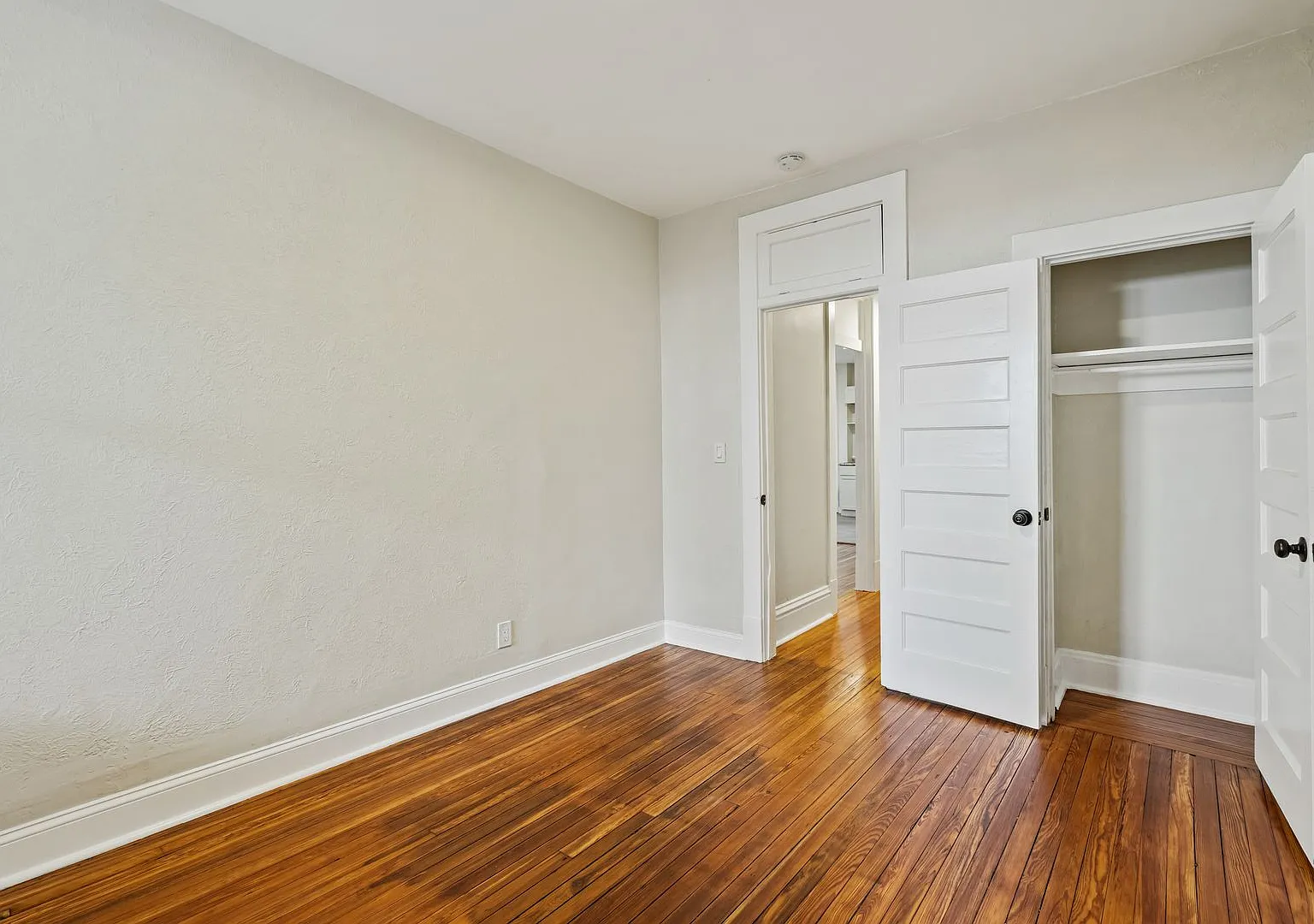701 Brownsville Rd — Photo 2