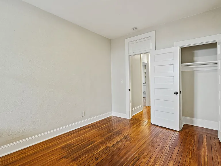 701 Brownsville Rd — Photo 23