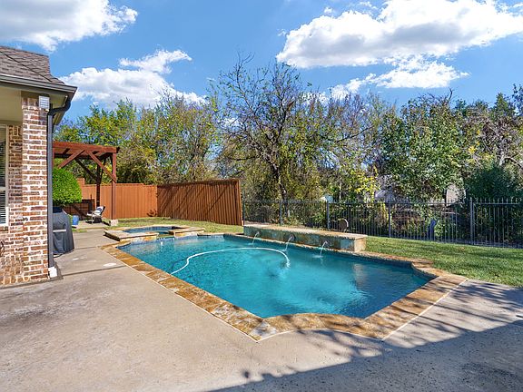 2nd image of 6724 Frankford Rd