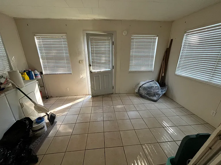 358 N Jefferson St — Photo 10