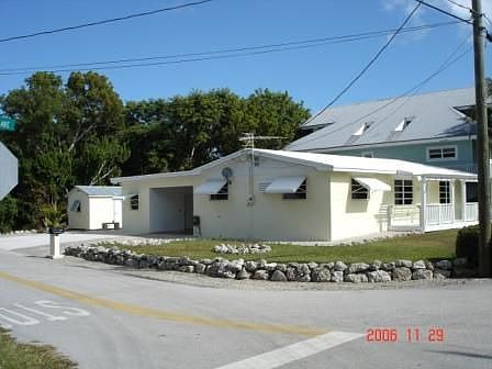 Nice corner lot, orientation: NE