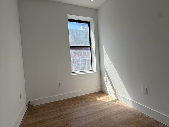 5th image of 28 Bedford St APT 23