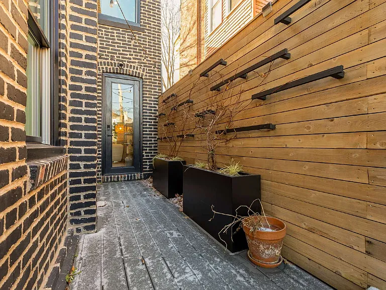 1005 P St NW — Photo 17